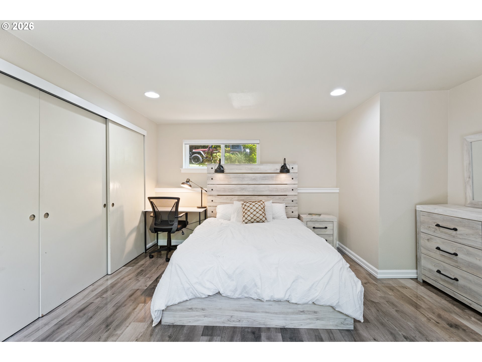 8957 Southwest Terwilliger Boulevard Portland, OR 97219 - Photo 20 of 44