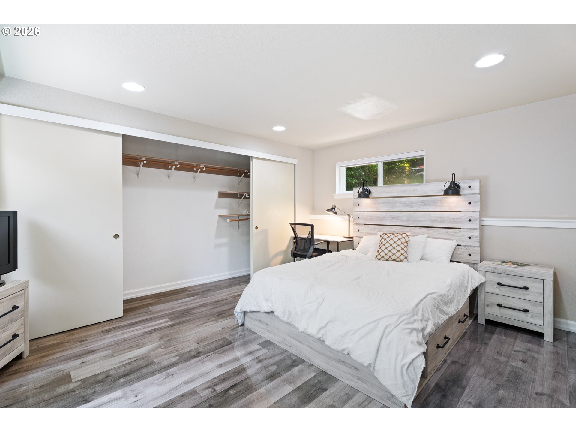 8957 Southwest Terwilliger Boulevard Portland, OR 97219 - Photo 21 of 44