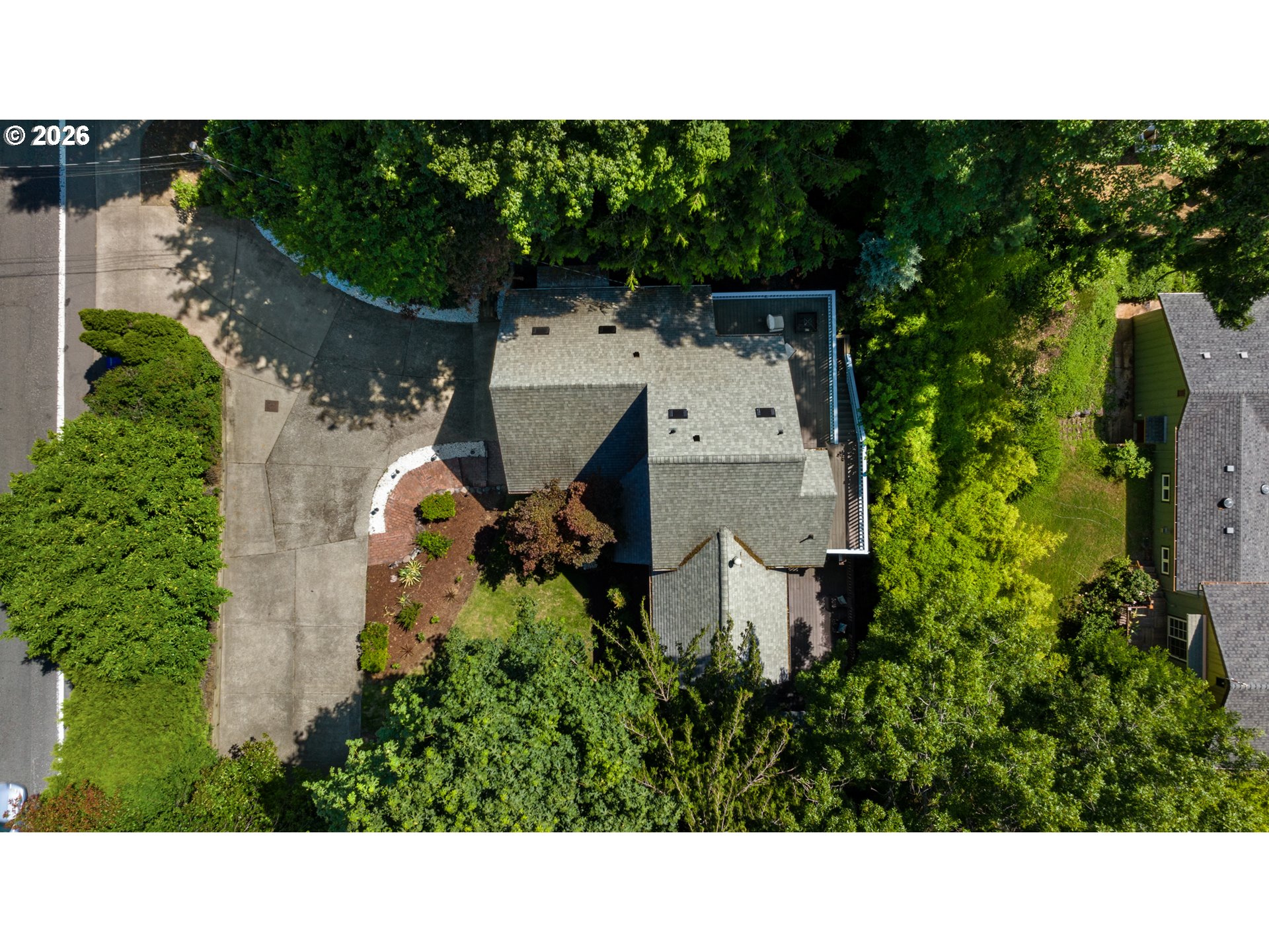 8957 Southwest Terwilliger Boulevard Portland, OR 97219 - Photo 4 of 44