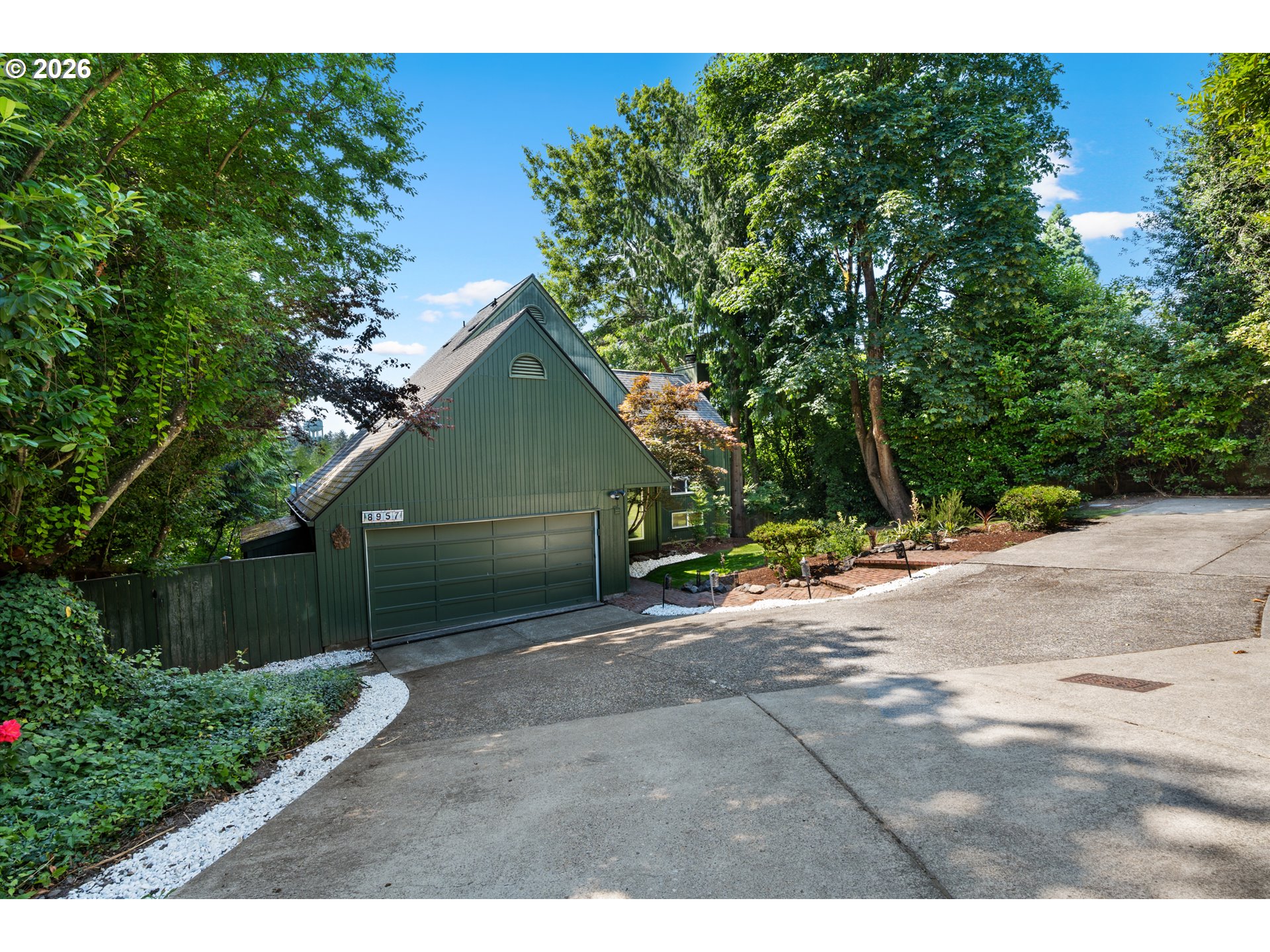 8957 Southwest Terwilliger Boulevard Portland, OR 97219 - Photo 43 of 44