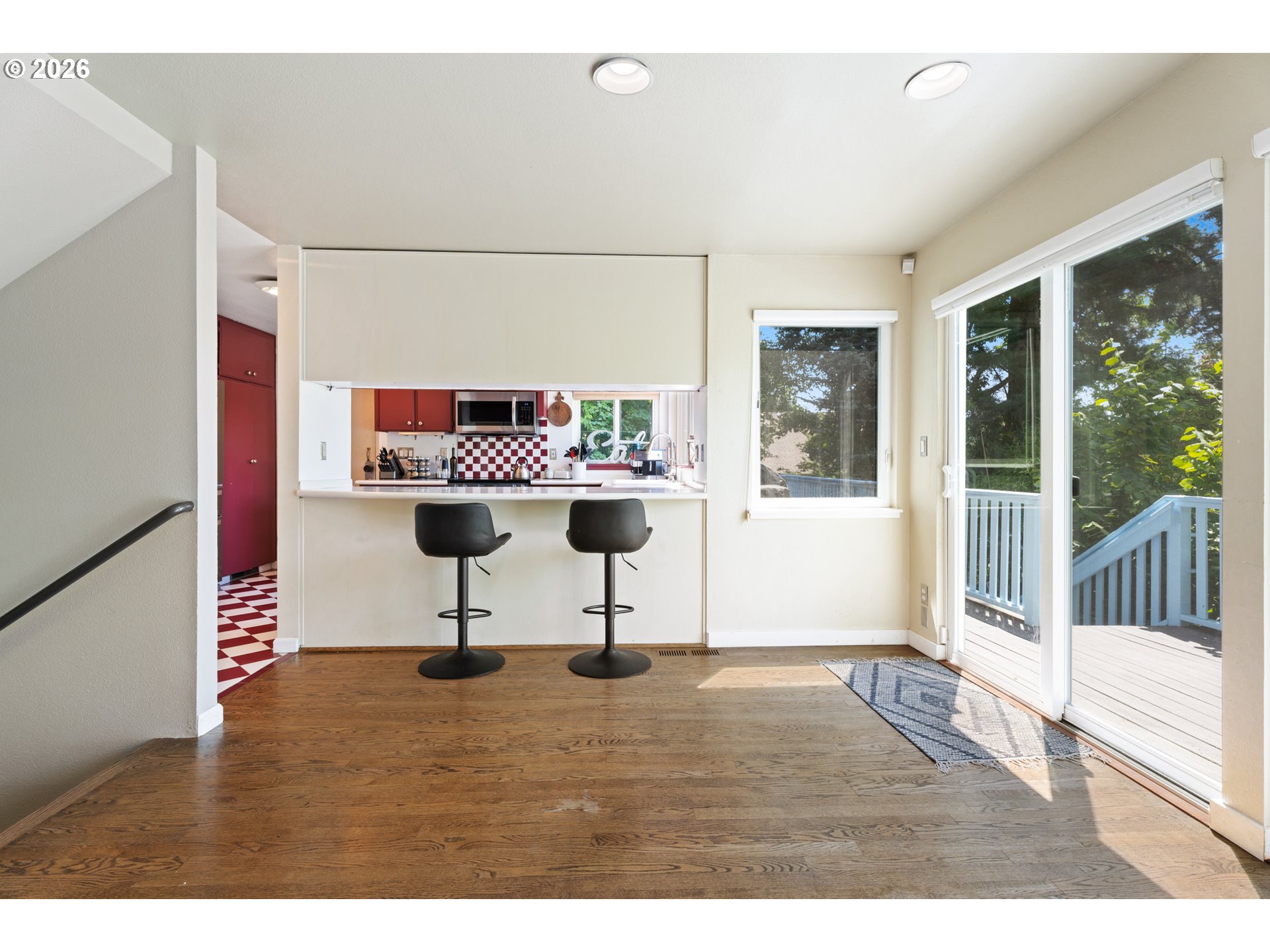 8957 Southwest Terwilliger Boulevard Portland, OR 97219 - Photo 7 of 44