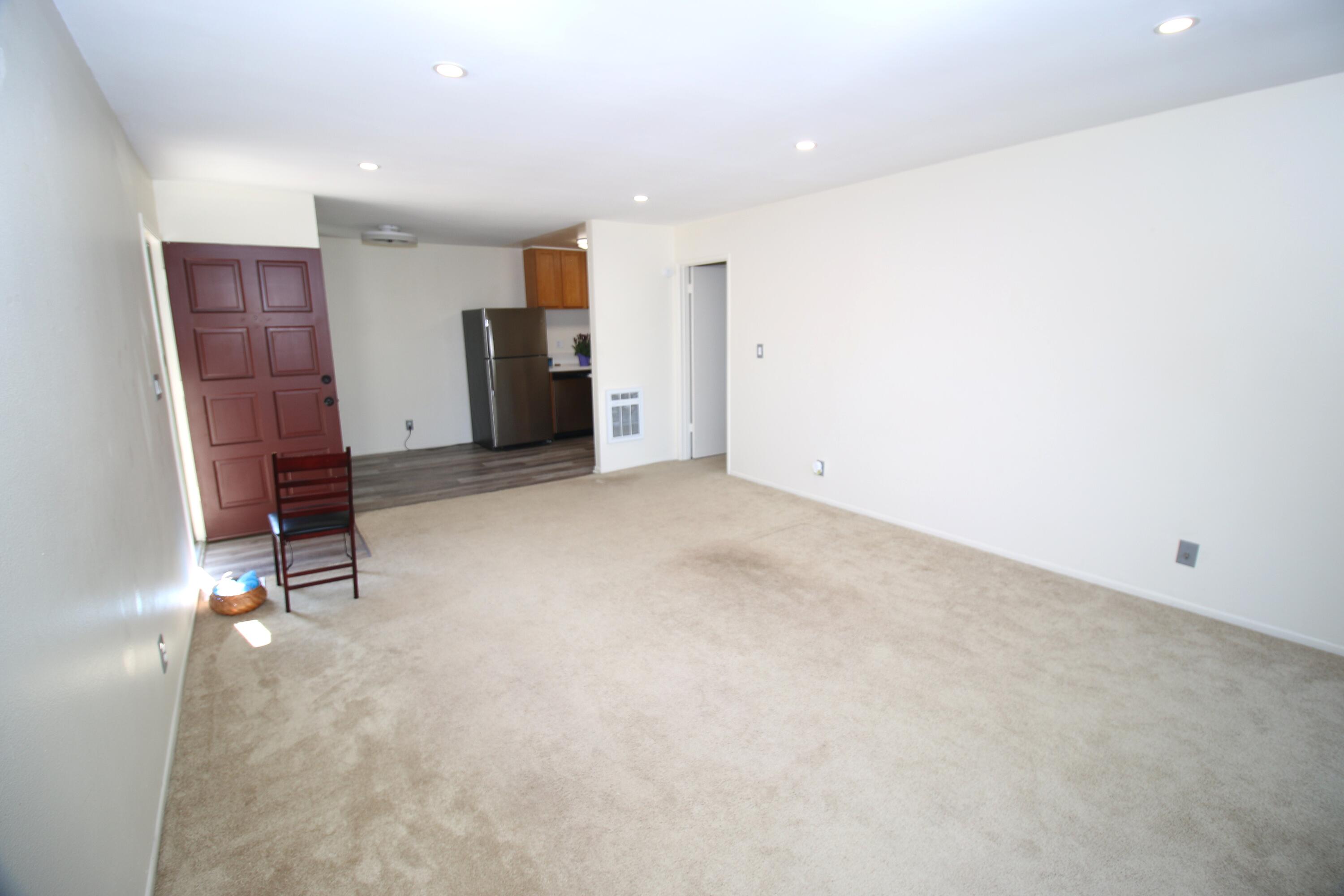 5518 Armitos Avenue, Unit 86 Goleta, CA 93117 - Photo 8 of 8 Living room