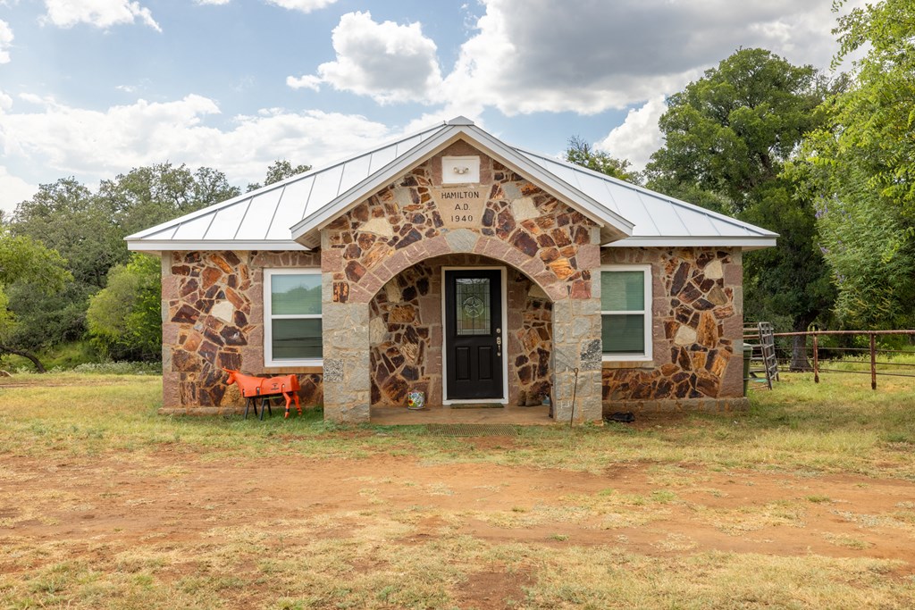 2300 Ranch Road 2323 Llano, TX 78643 - Photo 11 of 20