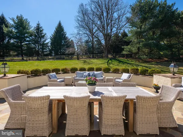 $2,125,000 | 9 Douglas Lane, Chester Springs, PA 19425