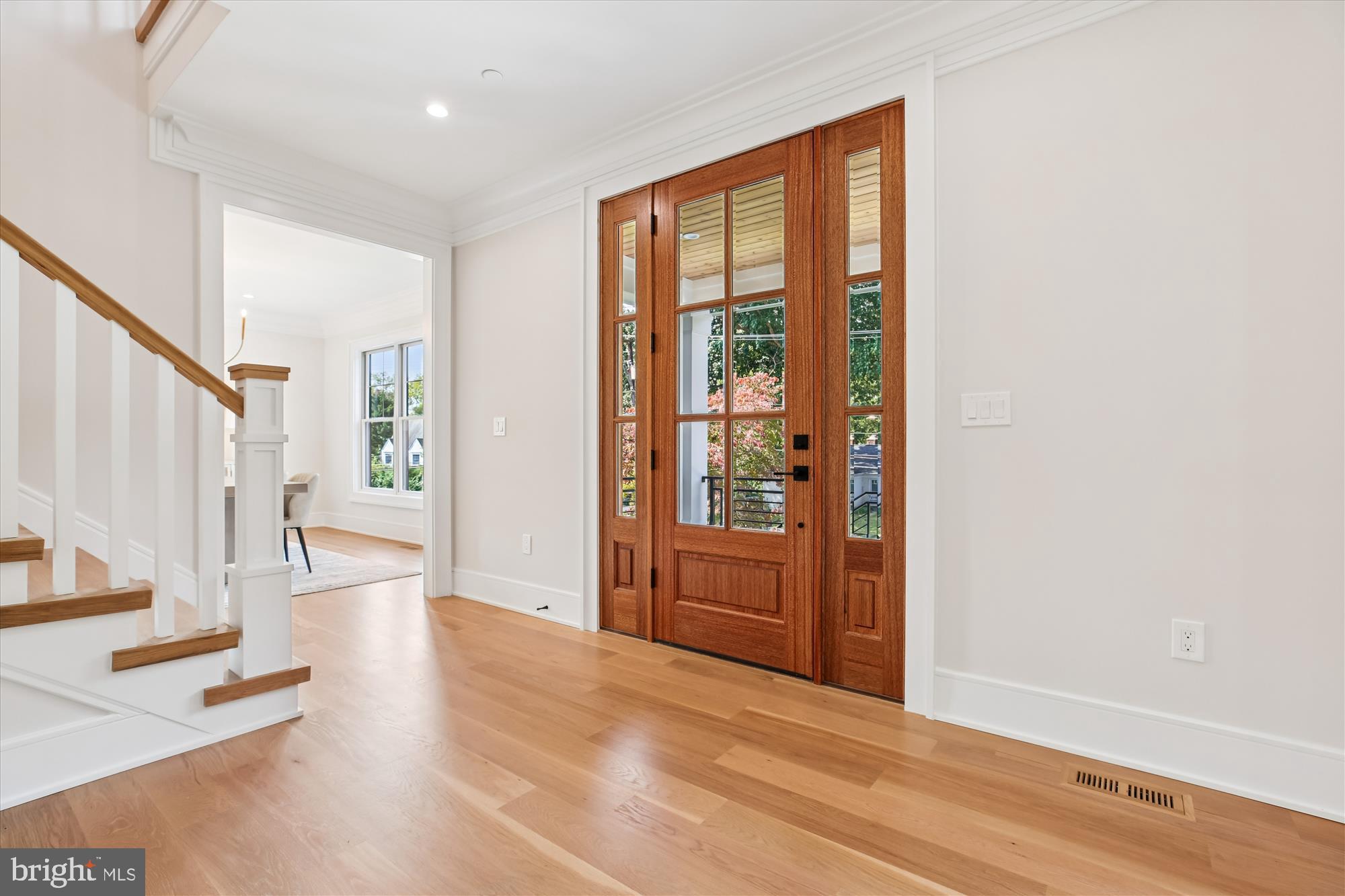 6513 Millwood Road Bethesda, MD 20817 - Photo 2 of 40 Foyer