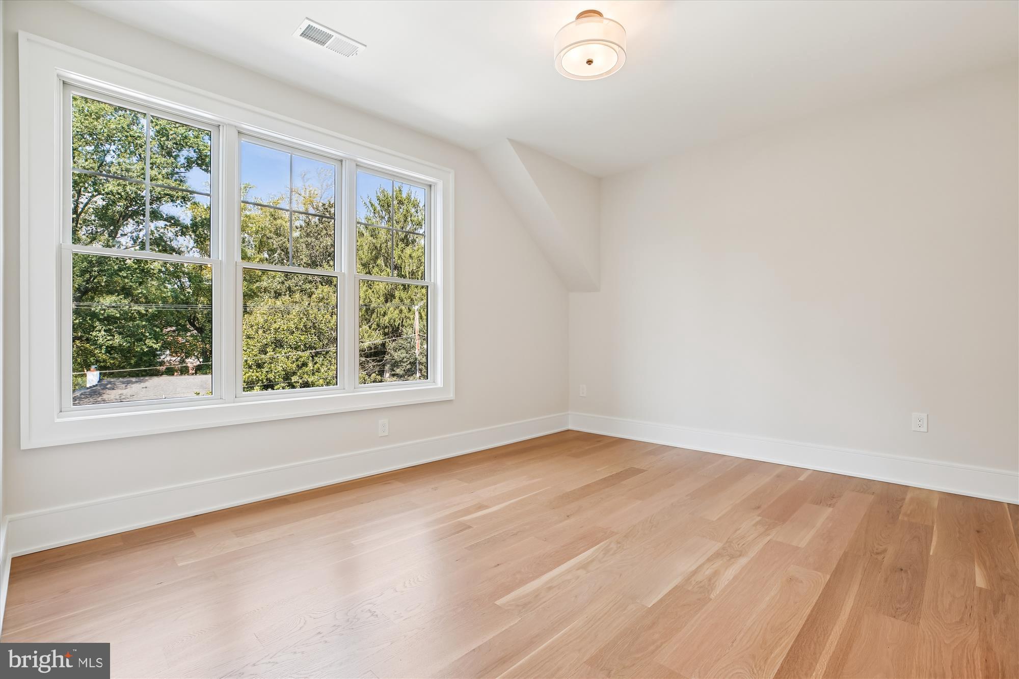 6513 Millwood Road Bethesda, MD 20817 - Photo 24 of 40 Bedroom