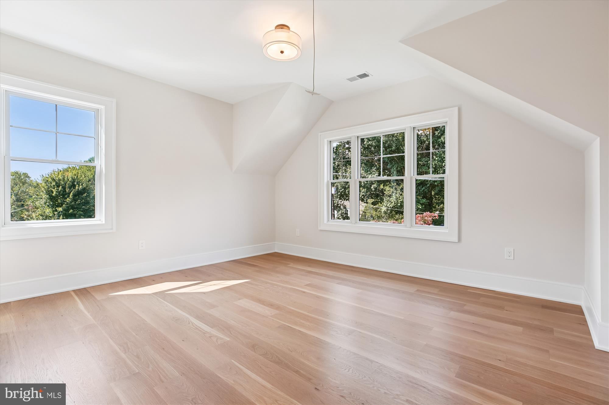 6513 Millwood Road Bethesda, MD 20817 - Photo 28 of 40 Bedroom