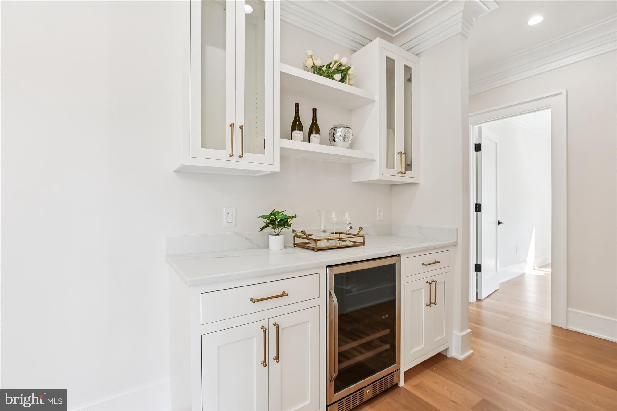 6513 Millwood Road Bethesda, MD 20817 - Photo 5 of 40 Butler's Pantry