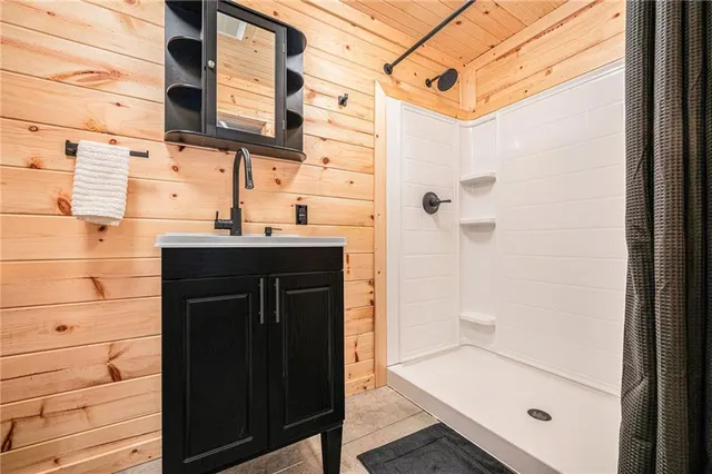 $969,000 | 13150 Norris Road, Rayville, MO 64084