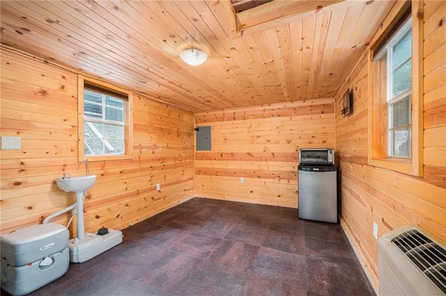 $969,000 | 13150 Norris Road, Rayville, MO 64084