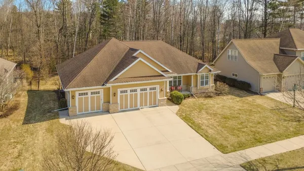 $605,000 | 1024 Faversham Way, Green Bay, WI 54313