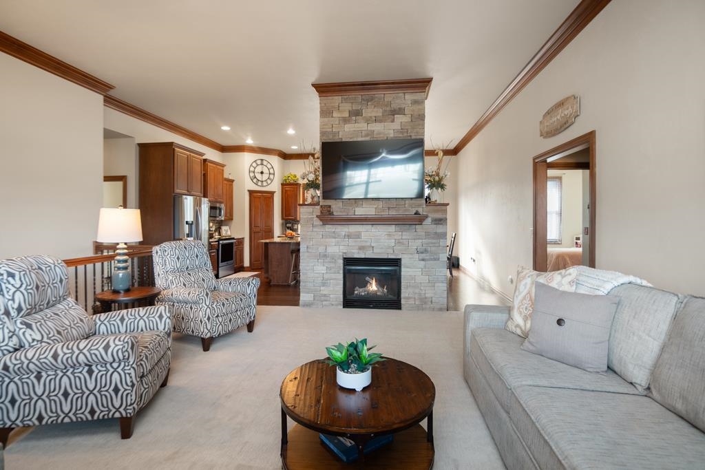 1024 Faversham Way Green Bay, WI 54313 - Photo 4 of 67