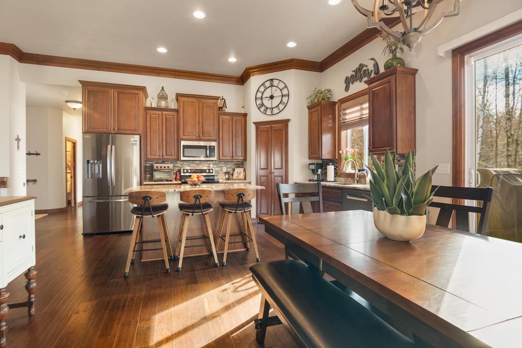 1024 Faversham Way Green Bay, WI 54313 - Photo 10 of 67