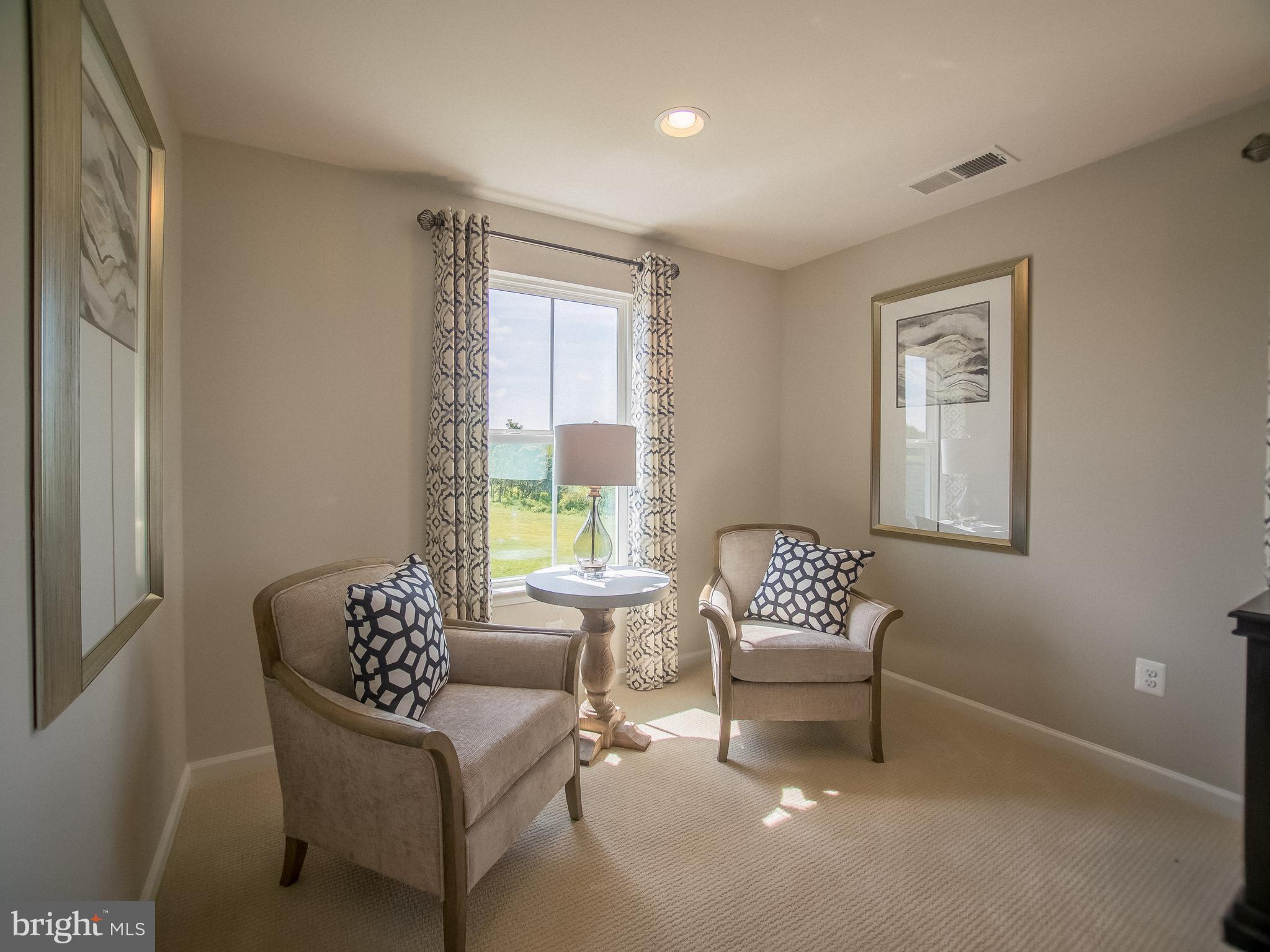 14408 Quarry View Road Brandywine, MD 20613 - Photo 13 of 25 OWNER'S SITTING AREA