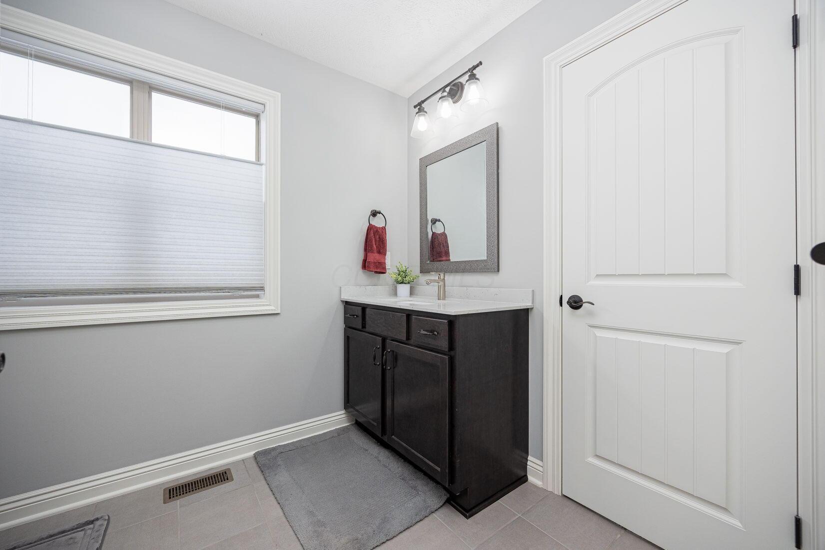 4908 South Section Line Road Delaware, OH 43015 - Photo 49 of 99 Full Bath #3
