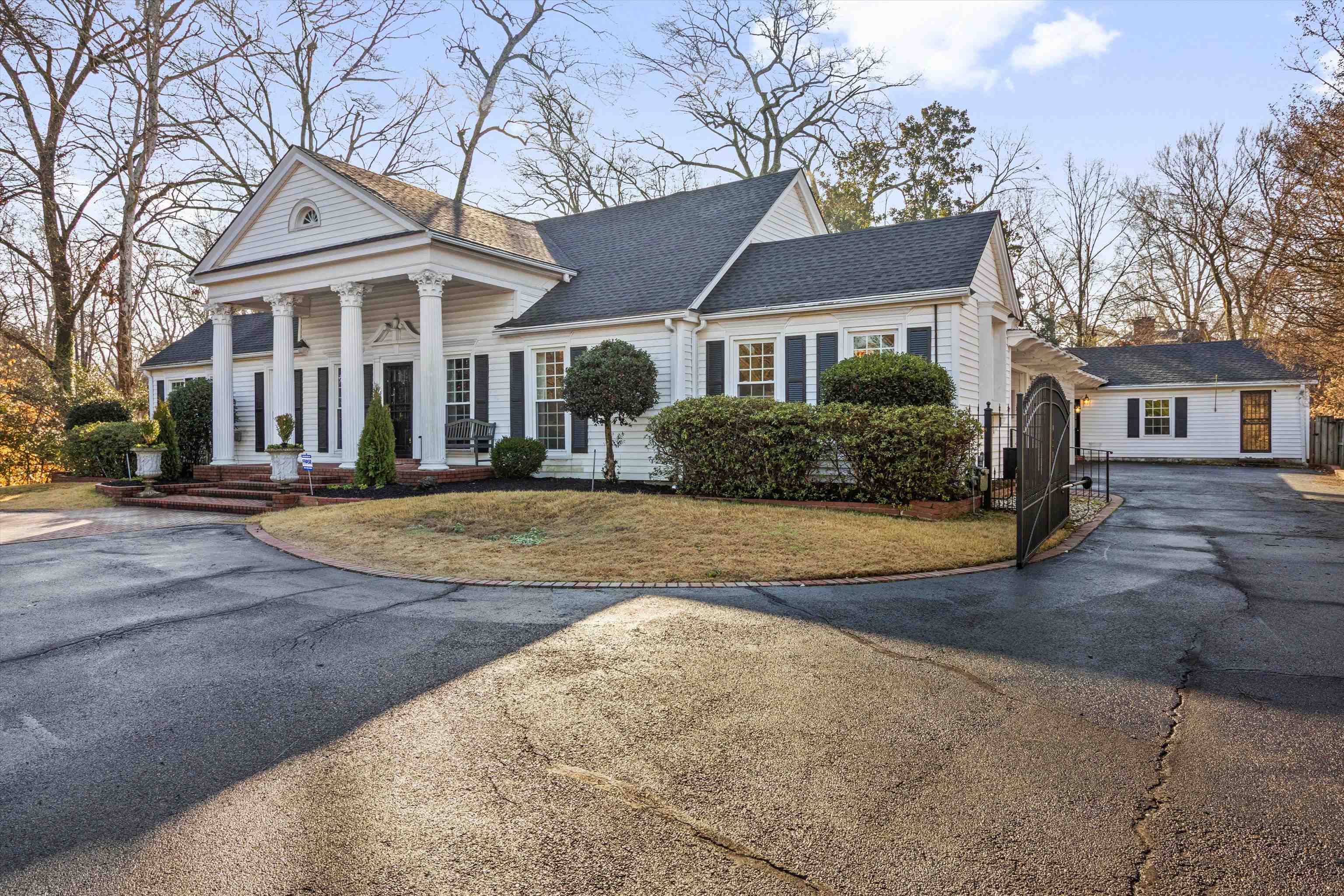 4009 Walnut Grove Road Memphis, TN 38117 - Photo 2 of 40