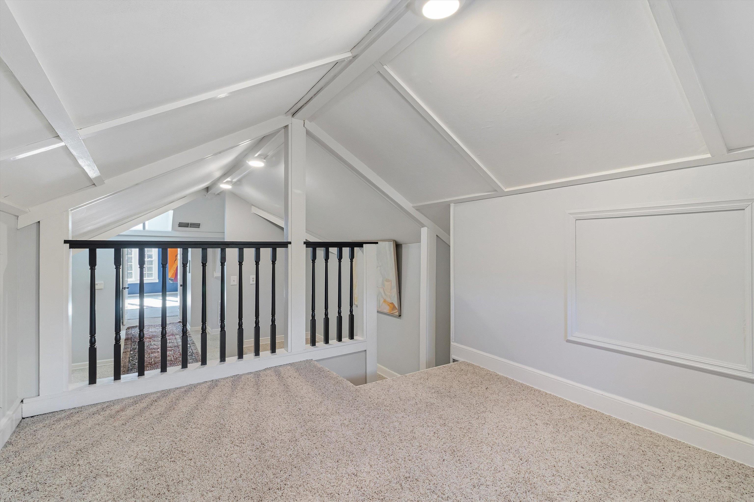 4009 Walnut Grove Road Memphis, TN 38117 - Photo 25 of 38 Additional living space with carpet flooring