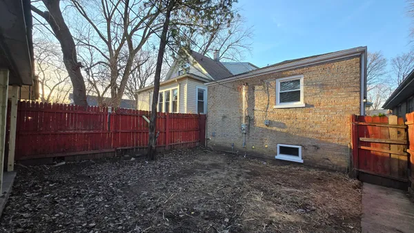 $288,000 | 237 West 117th Street, Chicago, IL 60628