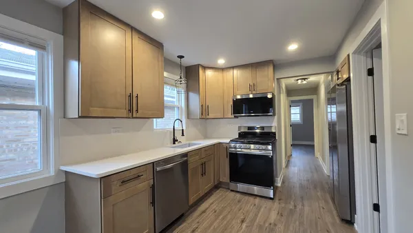 $288,000 | 237 West 117th Street, Chicago, IL 60628