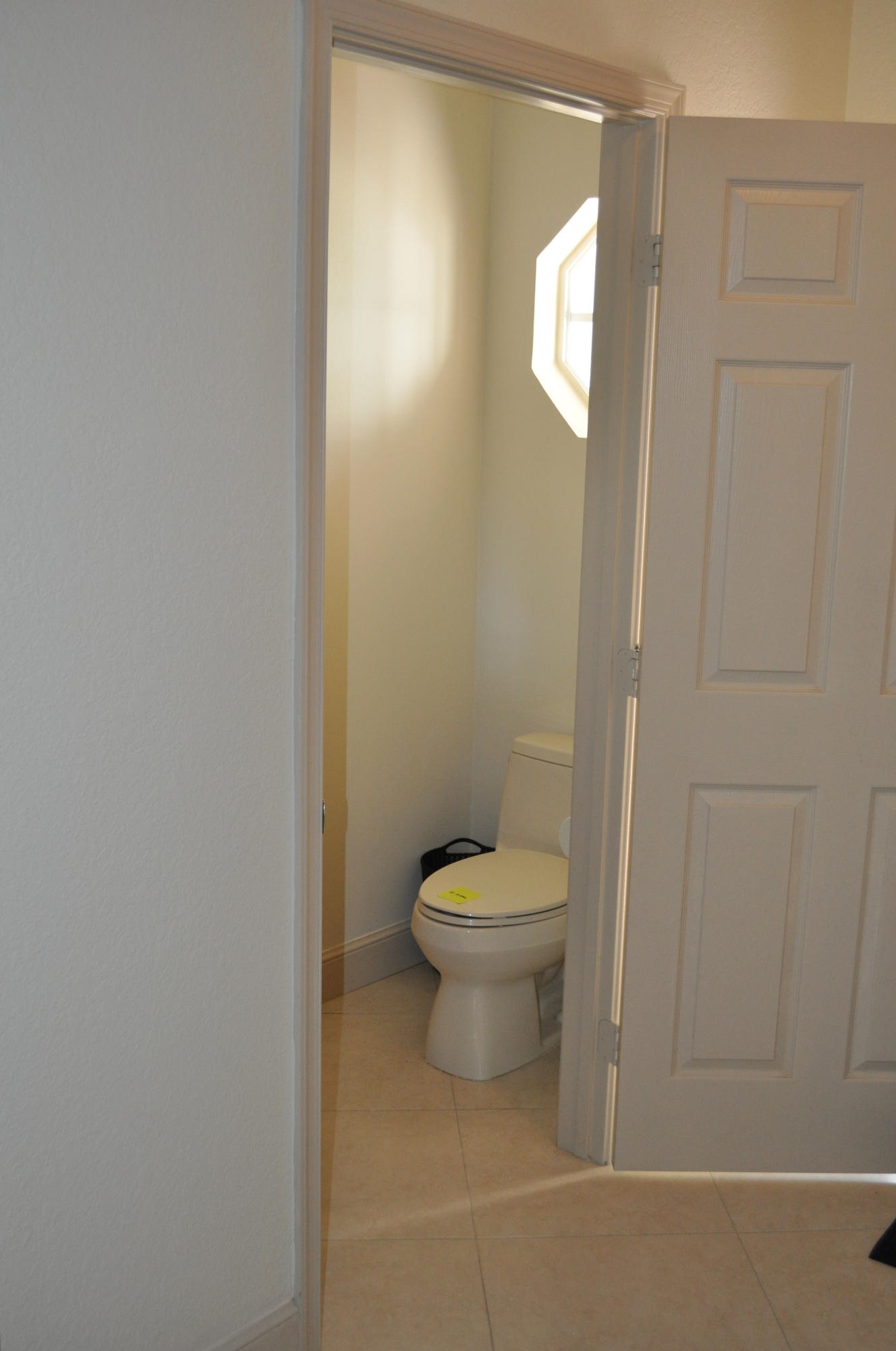 8321 Via Leonessa Boca Raton, FL 33433 - Photo 5 of 26 Powder room