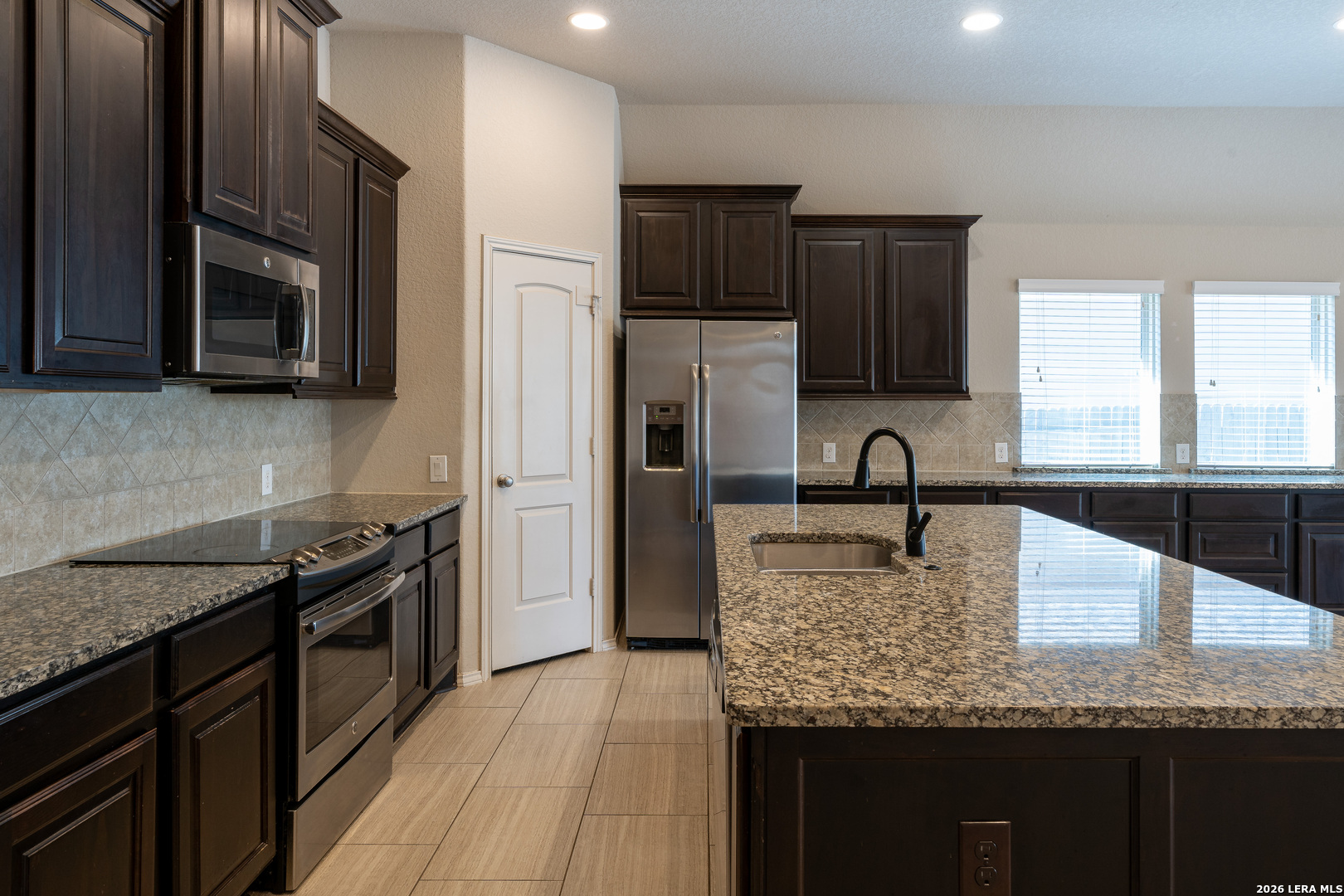 2138 Rustling Way Seguin, TX 78155 - Photo 6 of 32