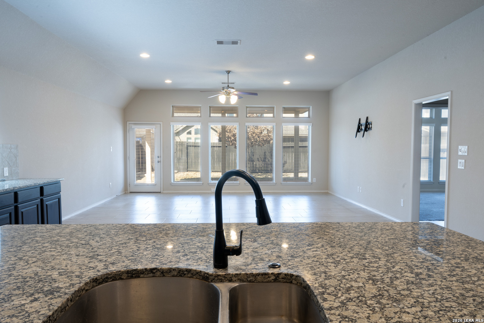 2138 Rustling Way Seguin, TX 78155 - Photo 9 of 32