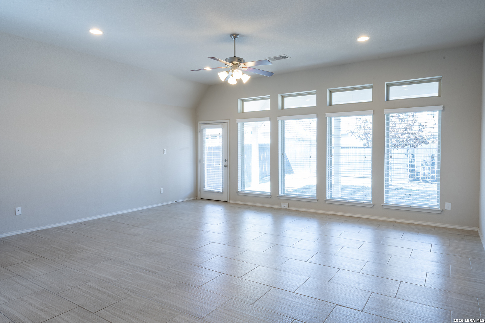 2138 Rustling Way Seguin, TX 78155 - Photo 10 of 32