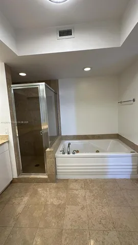 $8,500 | 4775 Collins Avenue, Unit 2702, Miami Beach, FL 33140