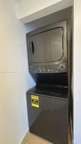 $8,500 | 4775 Collins Avenue, Unit 2702, Miami Beach, FL 33140