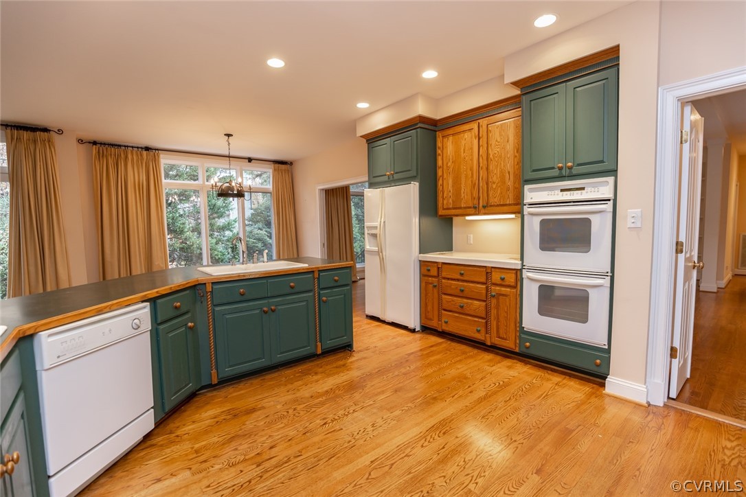 110 Penshurst Road Richmond, VA 23221 - Photo 20 of 39 Kitchen appliances include a GE Profile gas cookto