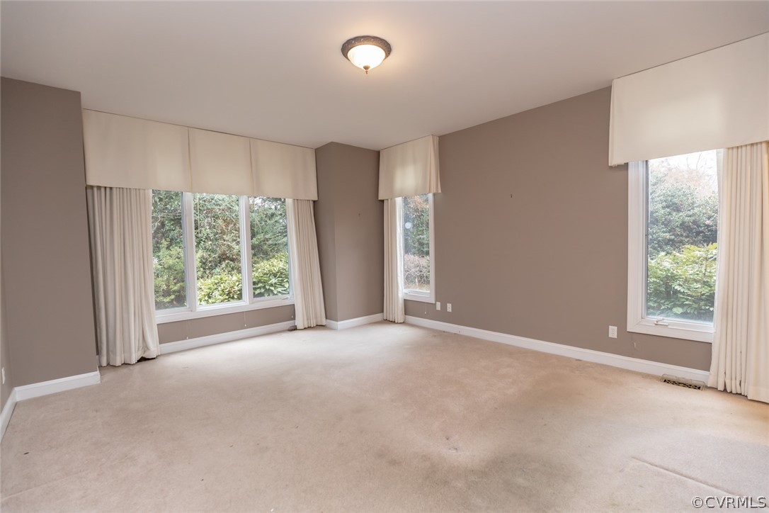 110 Penshurst Road Richmond, VA 23221 - Photo 25 of 39 The first floor master suite has carpeting, bright