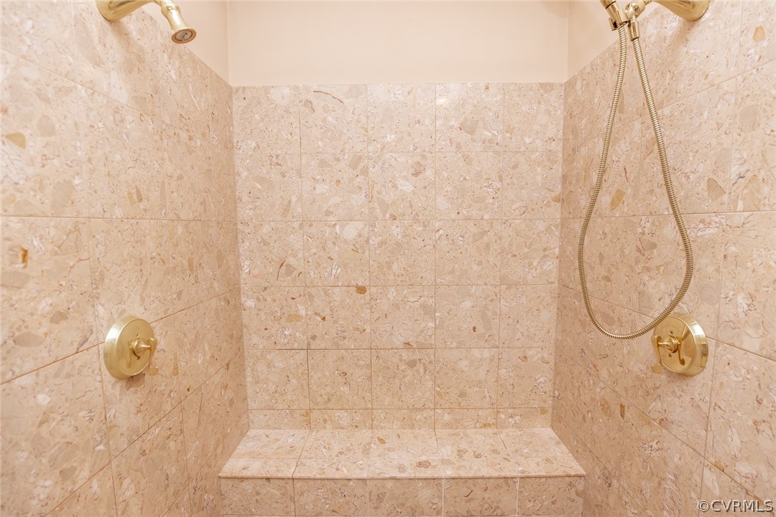 110 Penshurst Road Richmond, VA 23221 - Photo 30 of 39 Master bath