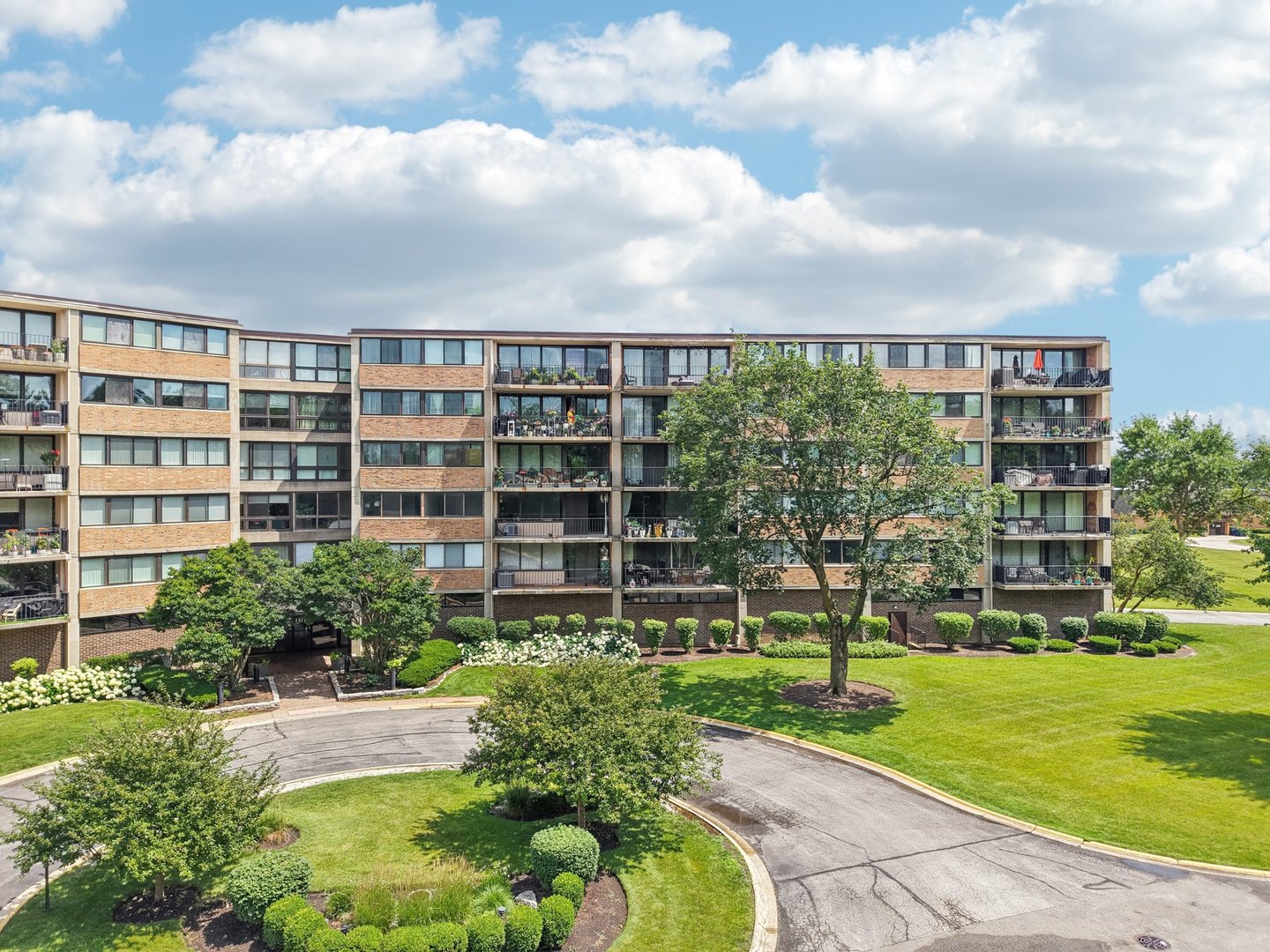 101 Bar Harbour Road, Unit 5N Schaumburg, IL 60193 - Photo 1 of 58 Gallery Image 1