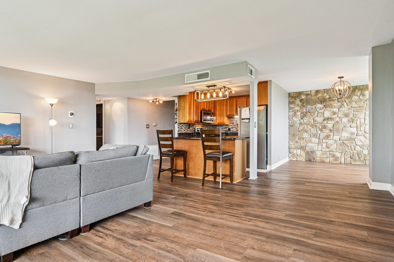 101 Bar Harbour Road, Unit 5N Schaumburg, IL 60193 - Photo 8 of 58 Gallery Image 8