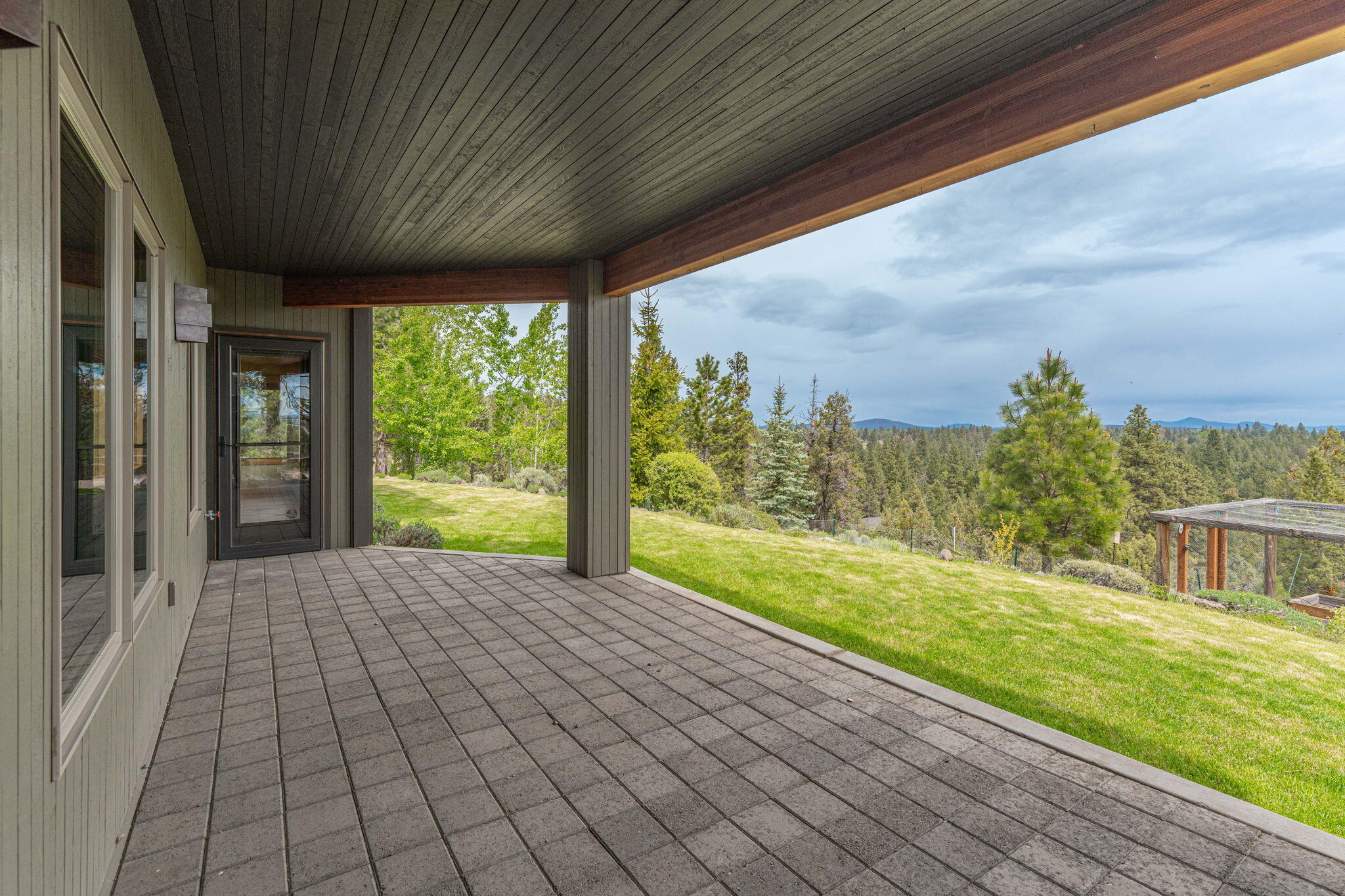 885 Northwest Chelsea Loop Bend, OR 97703 - Photo 6 of 57 15-web-or-mls-Riley_Visuals-15