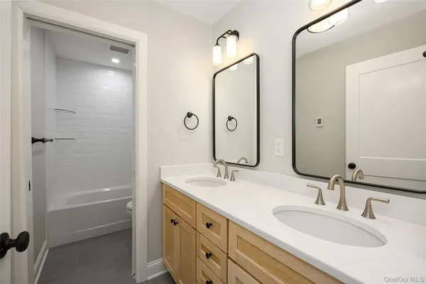 $979,000 | 15 Henry Street, Unit 2, Beacon, NY 12508