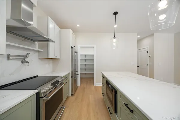 $979,000 | 15 Henry Street, Unit 2, Beacon, NY 12508