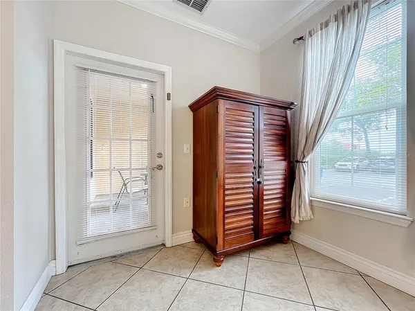 a view of front door with entryway