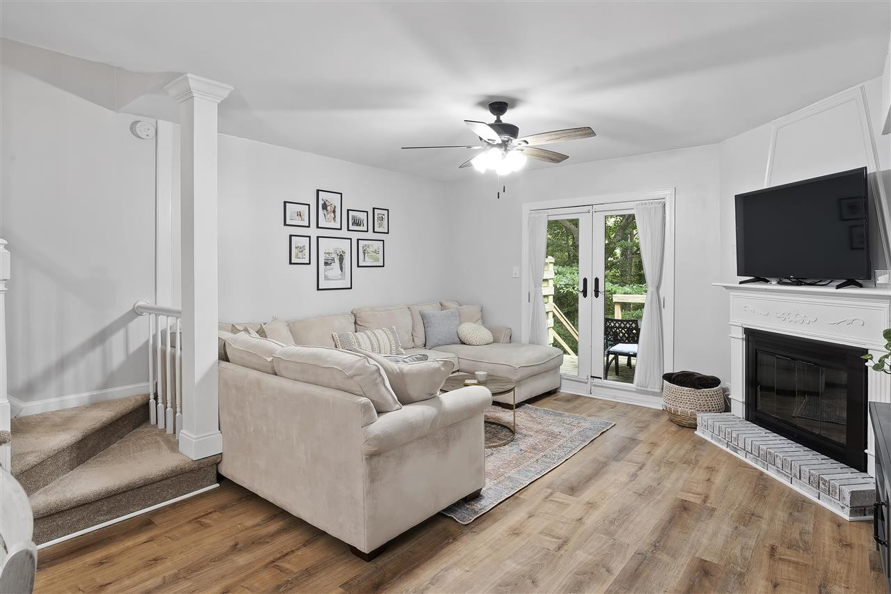 1327 Springlawn Court Raleigh, NC 27609 - Photo 5 of 15 Photo 5