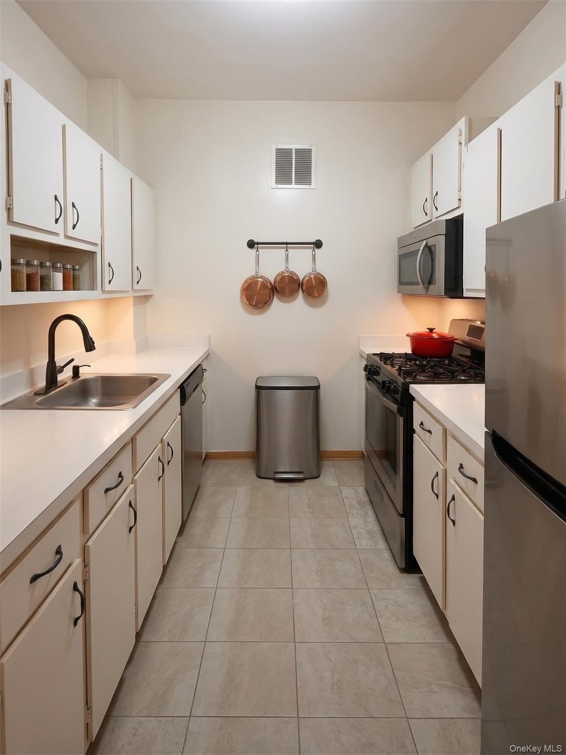 310 Beverley Road, Unit 4L Brooklyn, NY 11218 - Photo 7 of 9