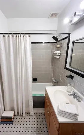 $298,000 | 310 Beverley Road, Unit 4L | Kensington