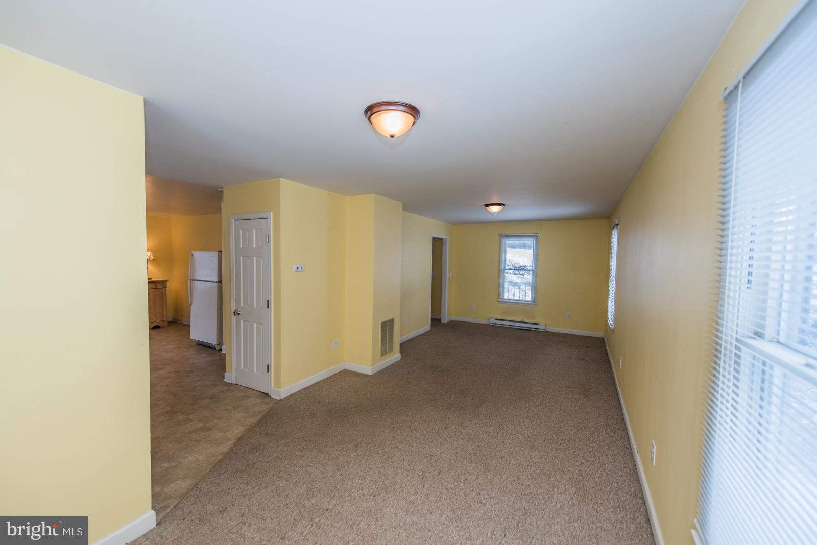 6717 Winchester Grade Road Berkeley Springs, WV 25411 - Photo 8 of 28 Interior (General)