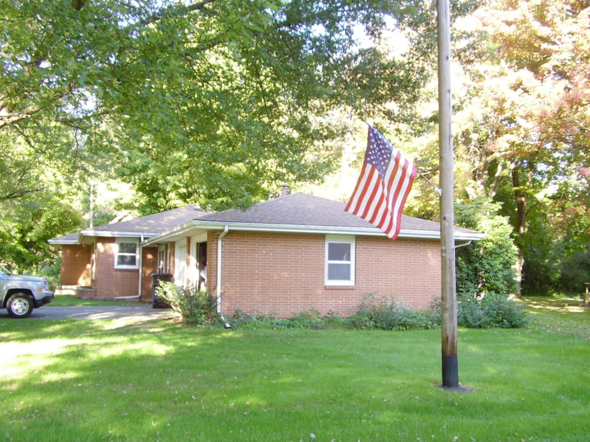 3065 Pipestone Road Benton Harbor, MI 49022 - Photo 4 of 32 P5240016