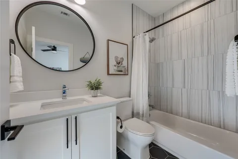 $998,000 | 432 Venture Boulevard South, Point Venture, TX 78645