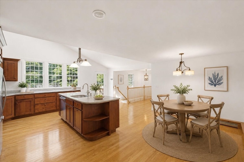 320 First Parish Road Scituate, MA 02066 - Photo 10 of 34