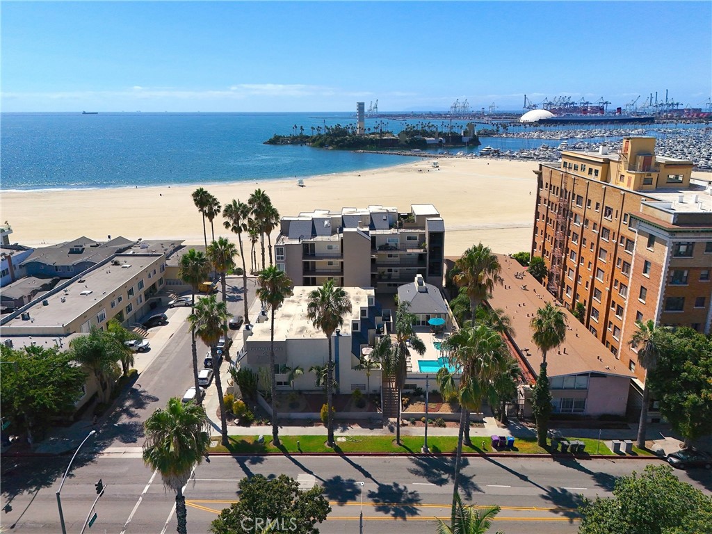 1 3rd Place, Unit 2 Long Beach, CA 90802 - Photo 30 of 39 a view of a lake and a city
