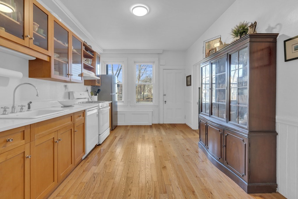 201 High Street Brookline, MA 02445 - Photo 7 of 36