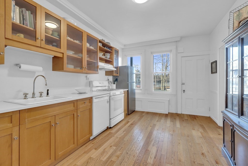 201 High Street Brookline, MA 02445 - Photo 8 of 36