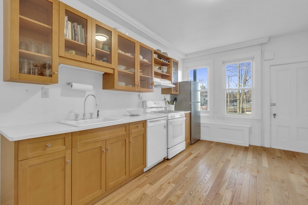 201 High Street Brookline, MA 02445 - Photo 9 of 36