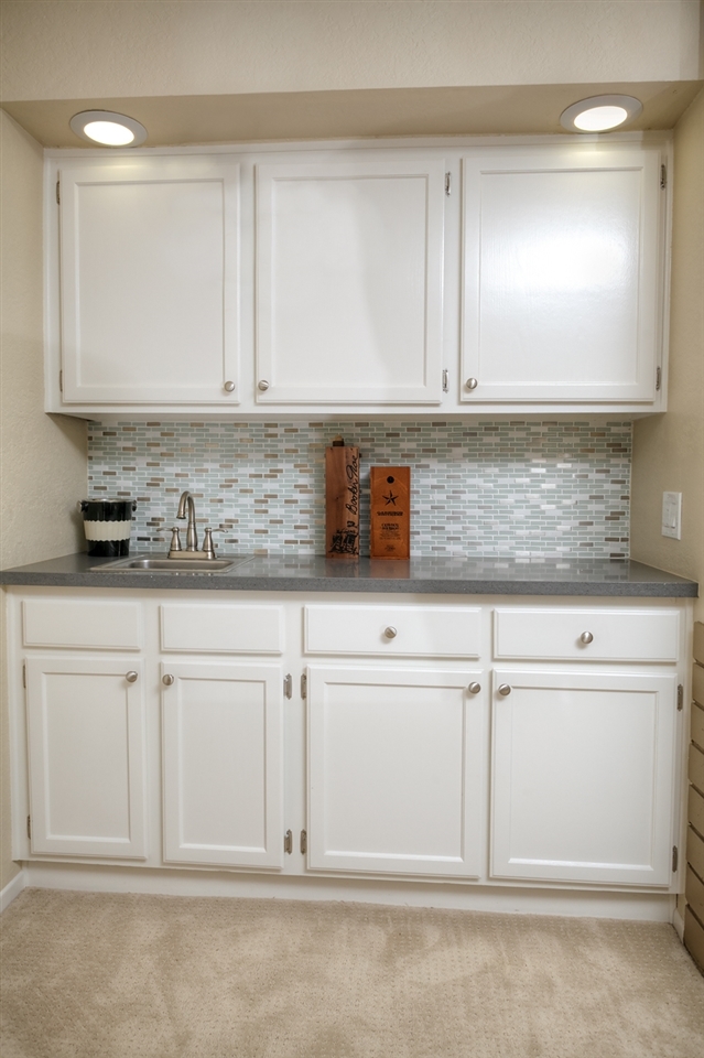 4774 Gateshead Road Carlsbad, CA 92010 - Photo 16 of 25 Gallery Image 16